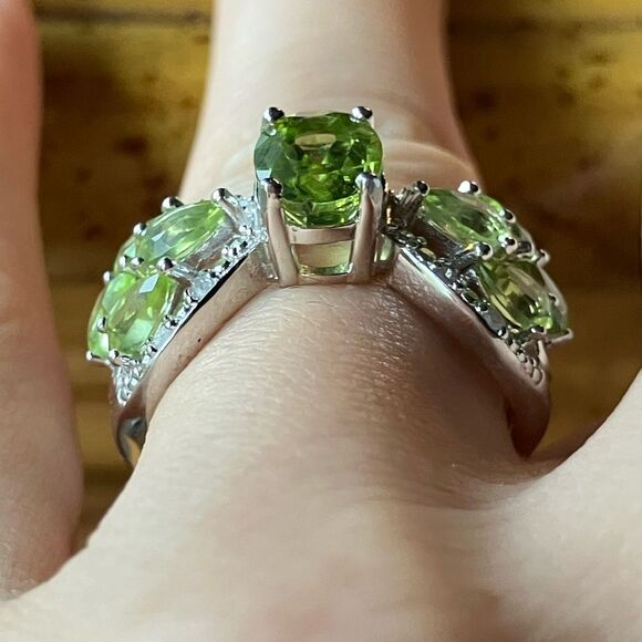 Natural Peridot White Diamond Sterling Silver Ring Size 7 - Picture 2 of 9